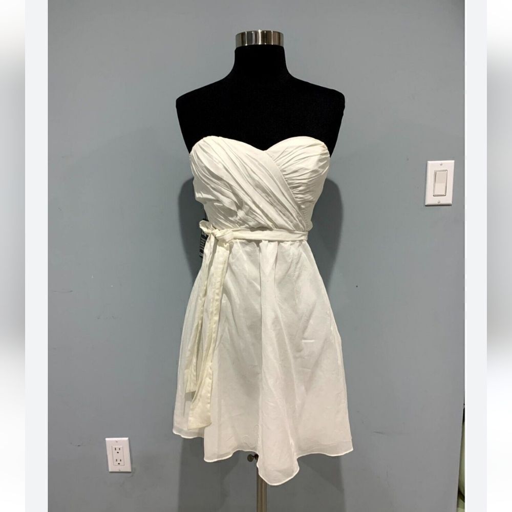 Express Strapless Dress in White Size 4